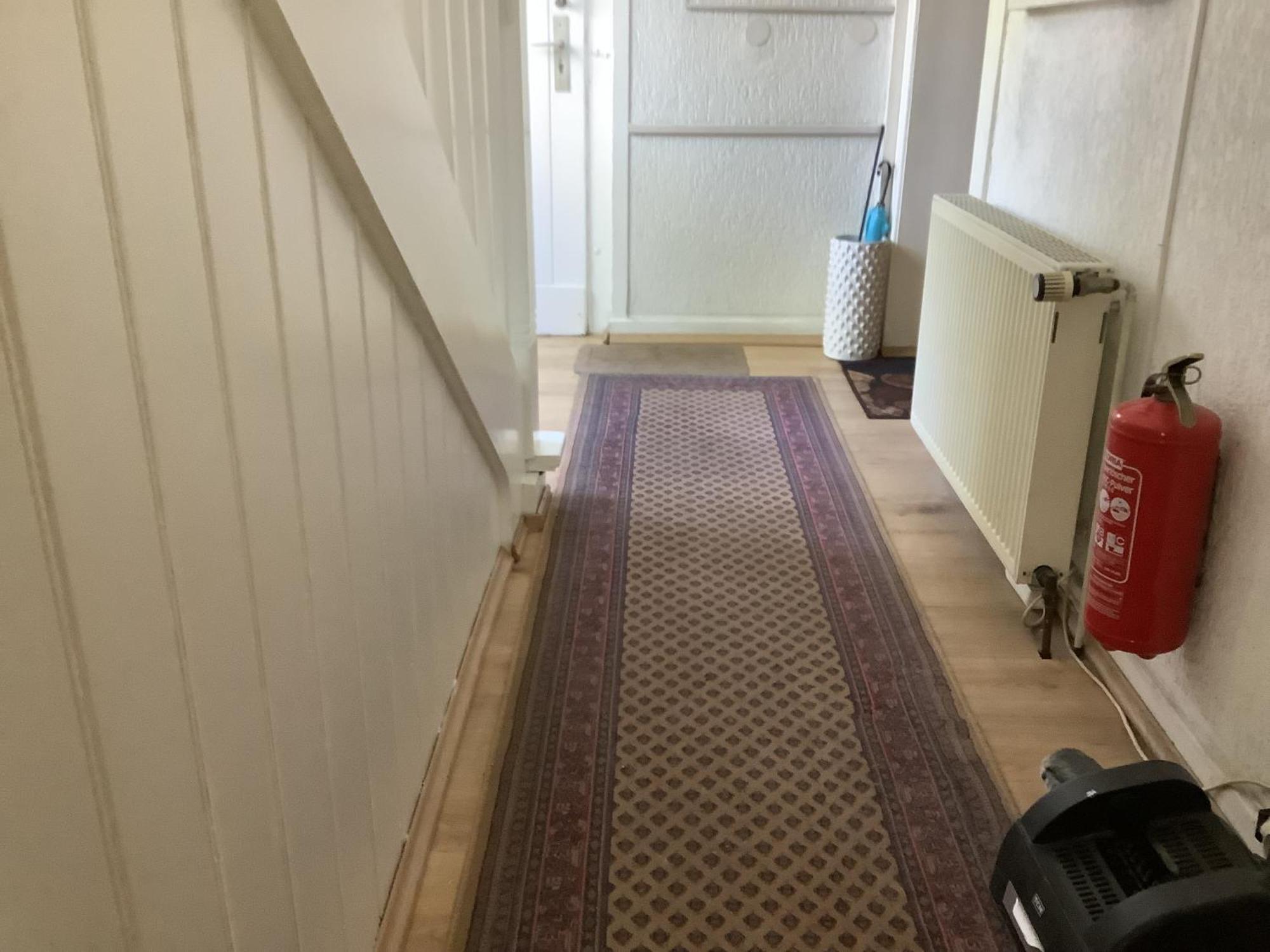 Schoenes Doppelbettzimmer Im Untergeschoss Inkl Parkplatz Nach Verfuegbarkeit Есен Екстериор снимка